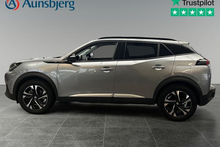 Grå Peugeot e-2008 fra 2022