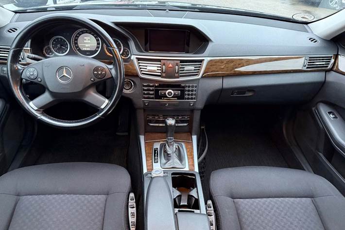 undefined Mercedes E250 fra 2010 set indefra