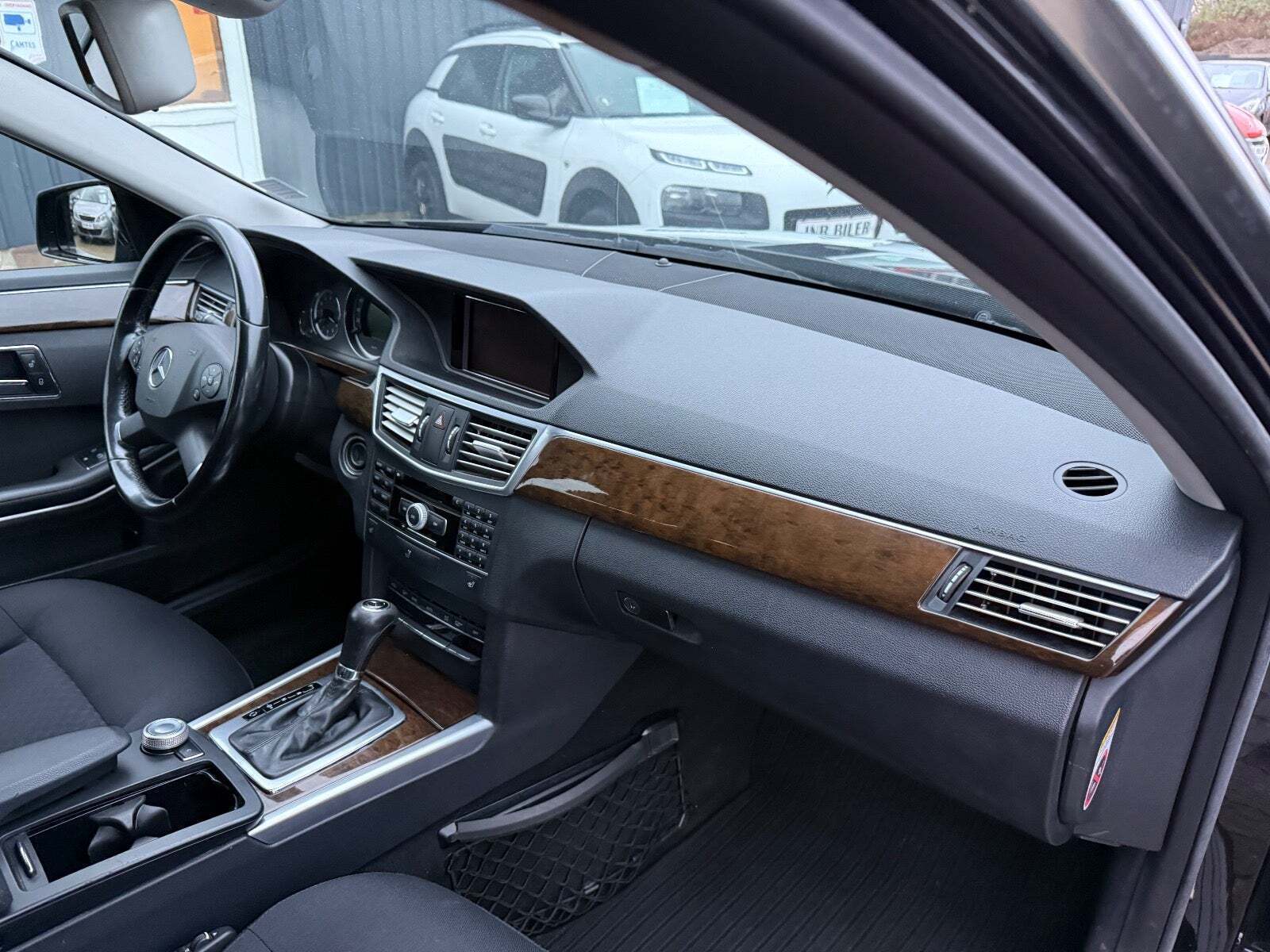 undefined Mercedes E250 fra 2010 set indefra