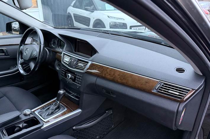 undefined Mercedes E250 fra 2010 set indefra