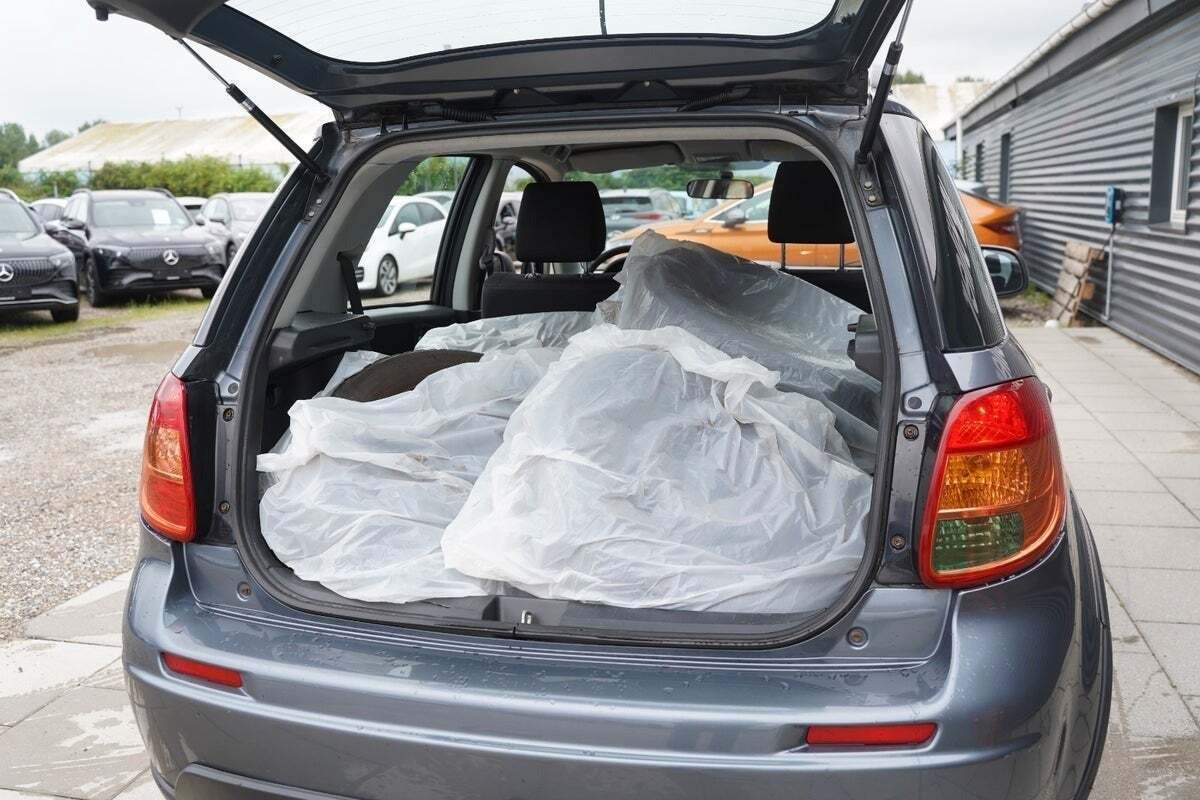 Blå Dacia Logan fra 2017