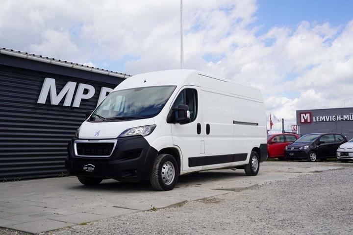 Hvid Peugeot Boxer 333 fra 2019