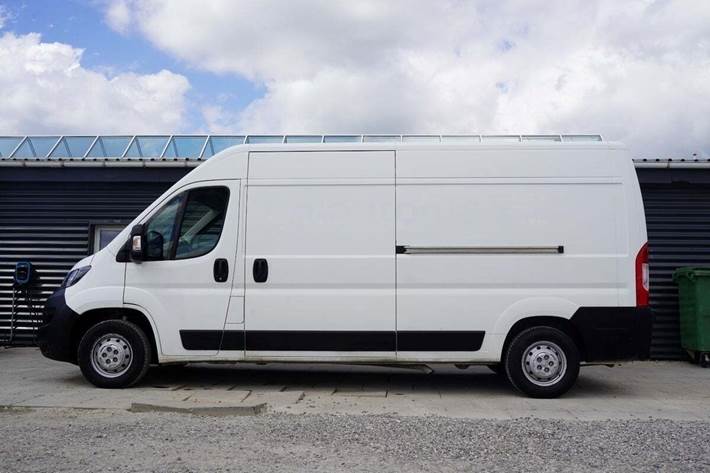 Hvid Peugeot Boxer 333 fra 2019