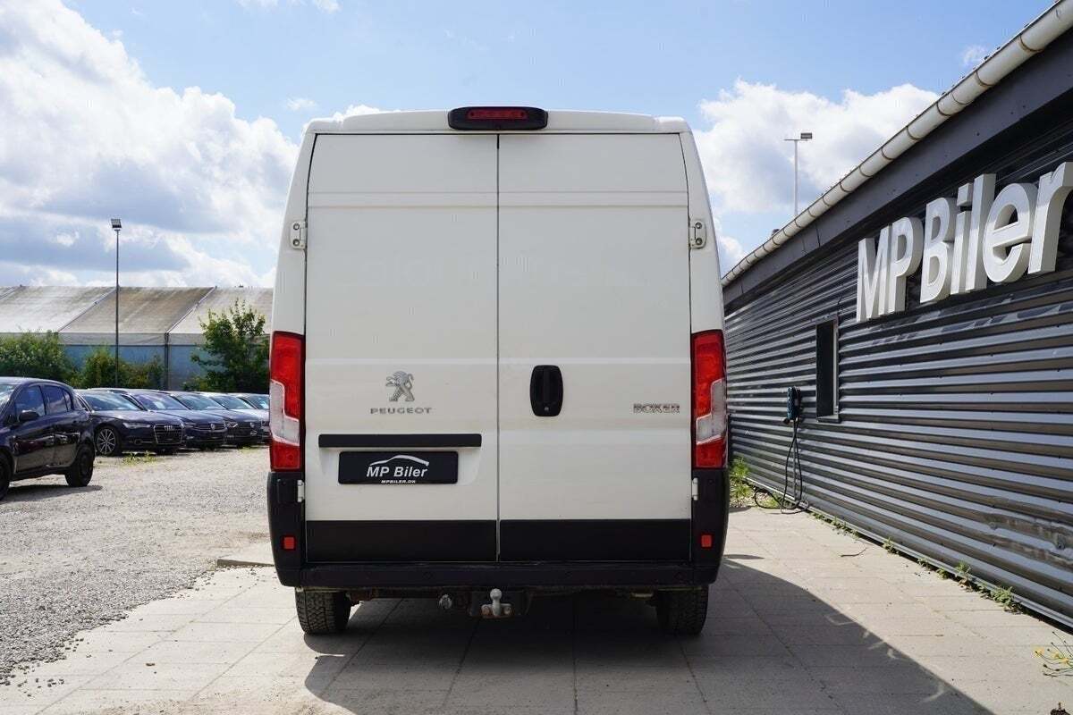 Hvid Peugeot Boxer 333 fra 2019