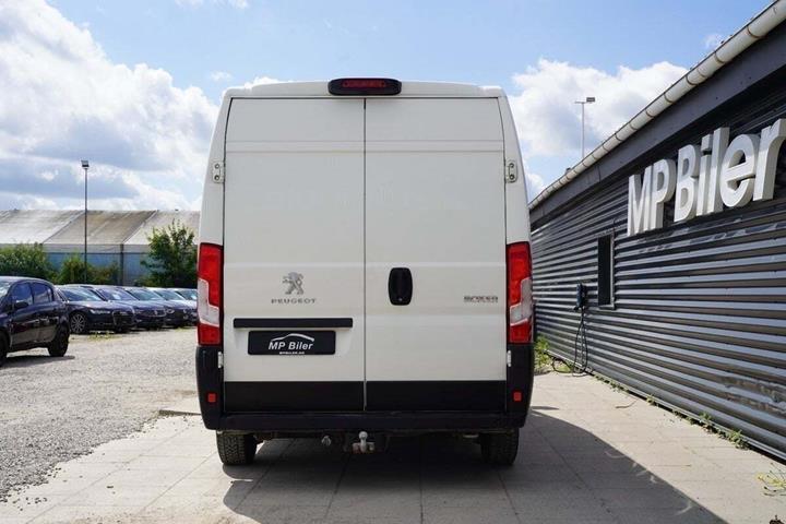 Hvid Peugeot Boxer 333 fra 2019