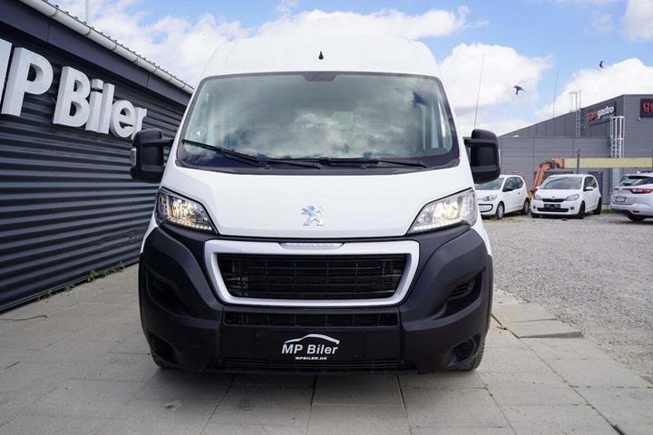Hvid Peugeot Boxer 333 fra 2019