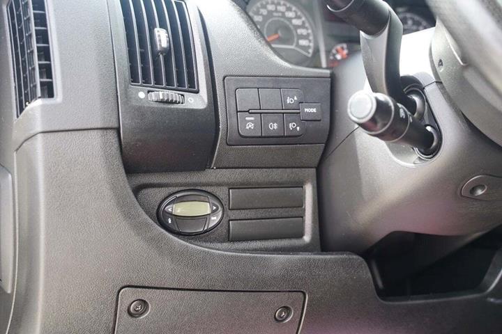 Hvid Peugeot Boxer 333 fra 2019