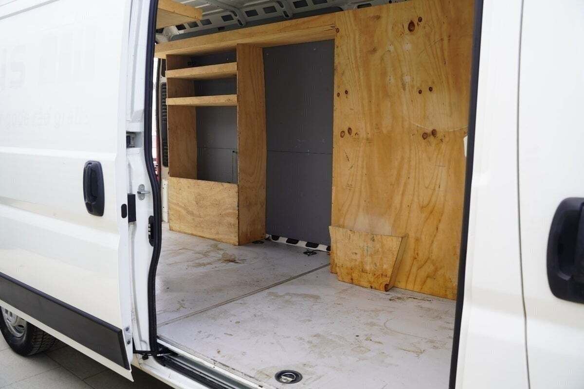 Hvid Peugeot Boxer 333 fra 2019