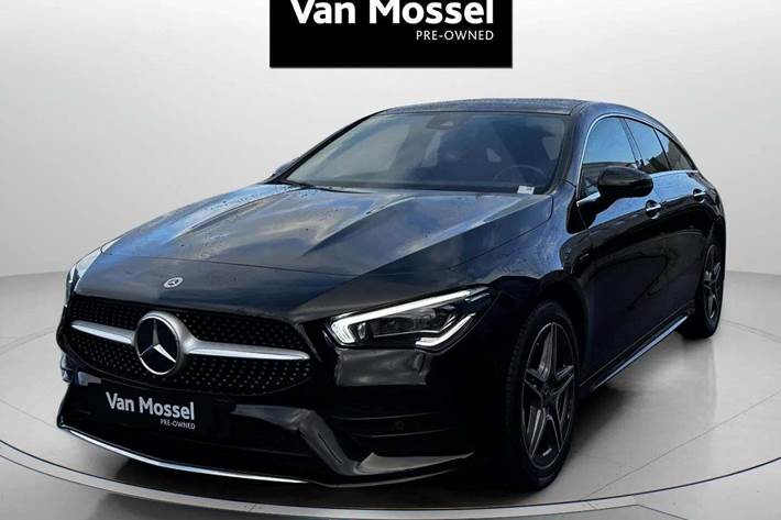 Sort Mercedes CLA250 e fra 2021 set udefra