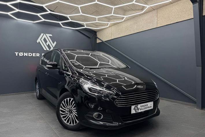 Sort Ford S-MAX fra 2019 set udefra