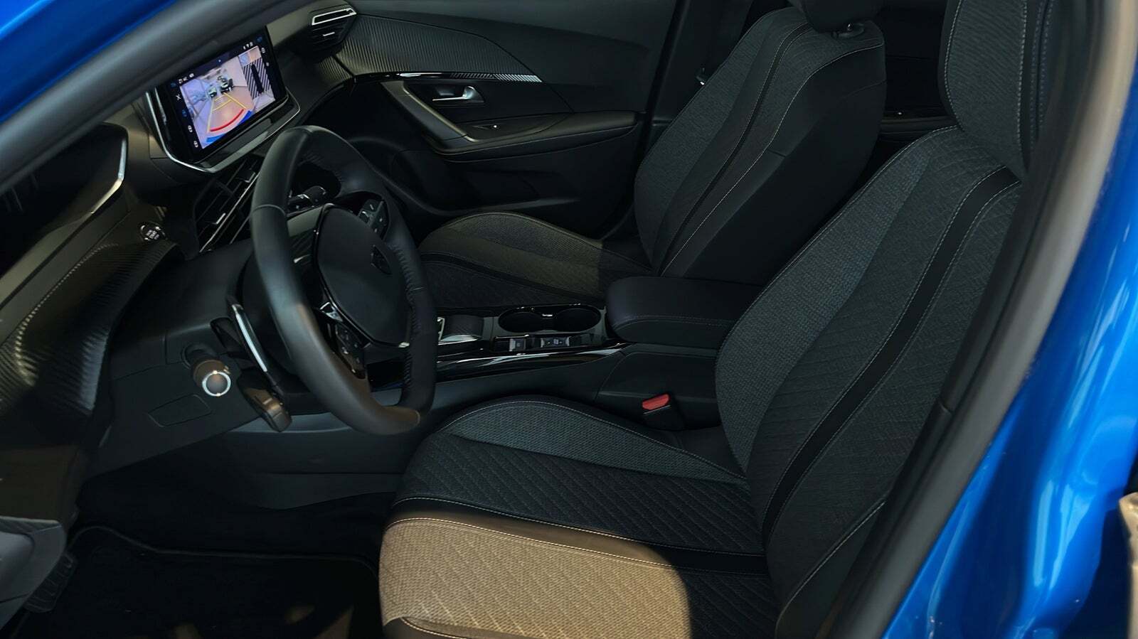 Peugeot 2008 1,2 PureTech 130 Allure EAT8