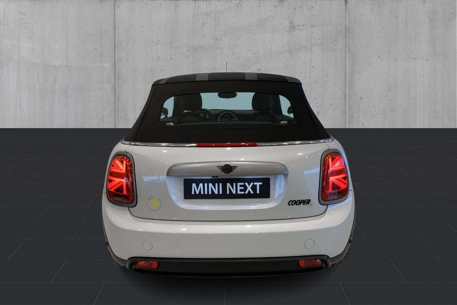 Sølv Mini Cooper SE fra 2023