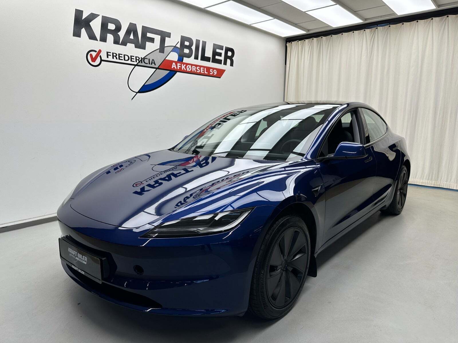 Tesla Model 3 RWD