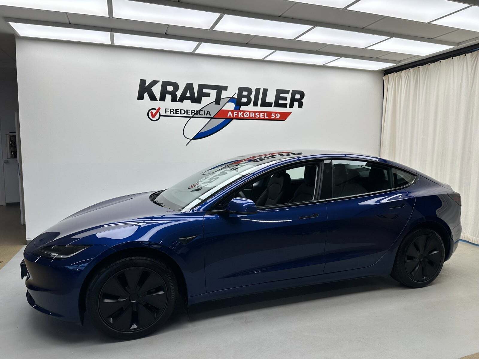 Tesla Model 3 RWD