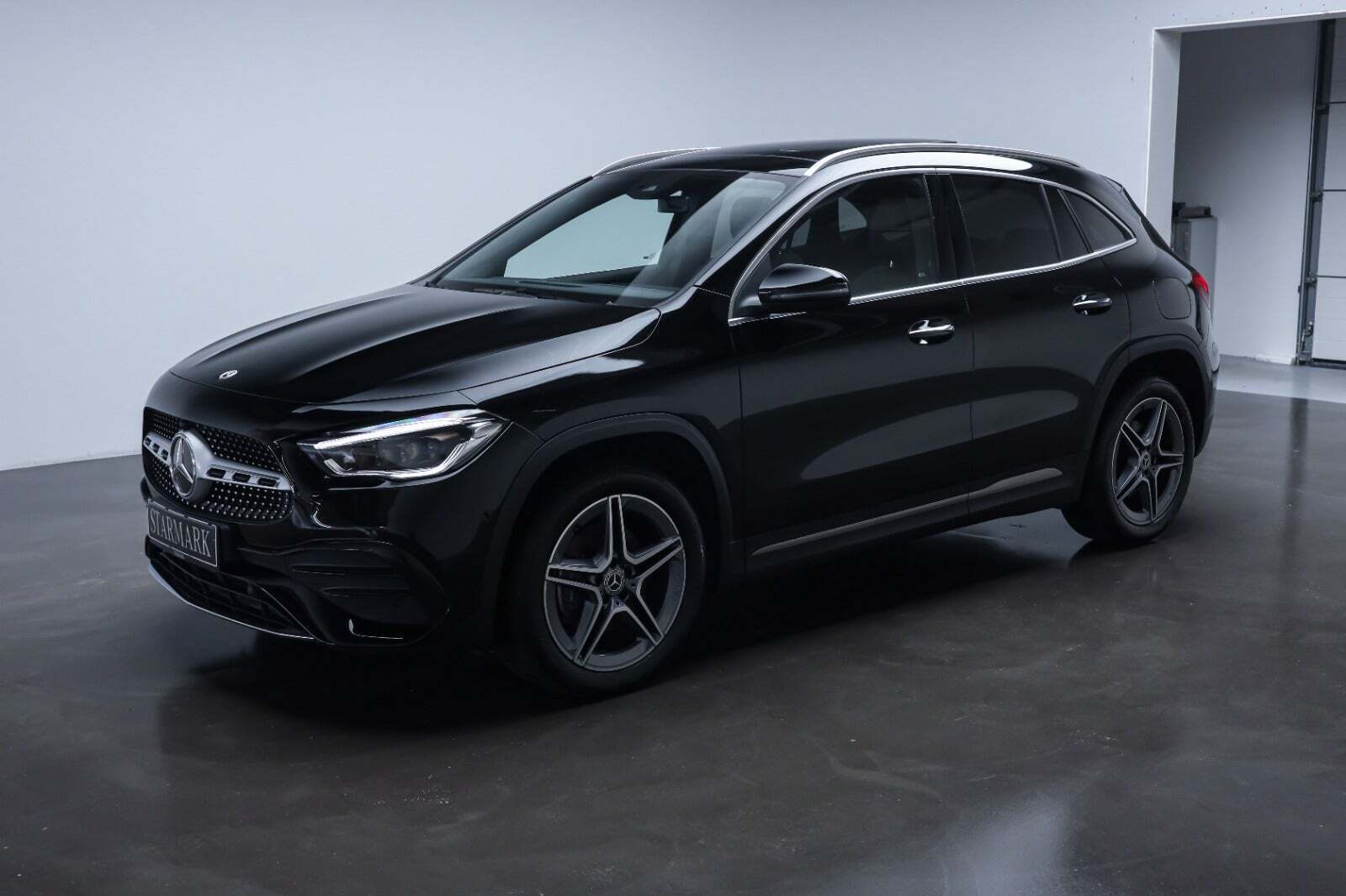 Sort Mercedes GLA250 e fra 2023