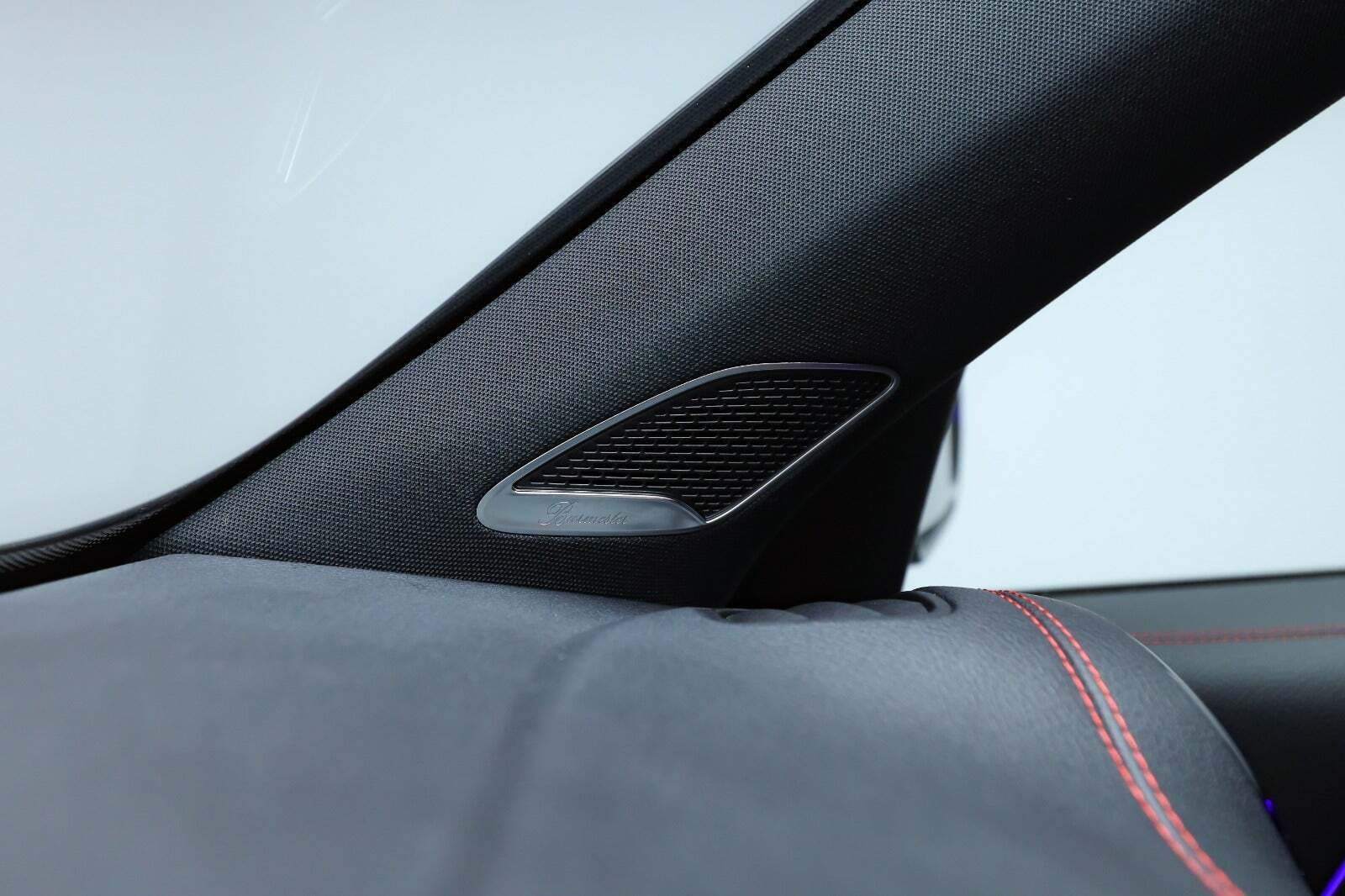 Sort Mercedes EQB350 fra 2025