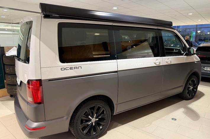 Grå VW California fra 2021