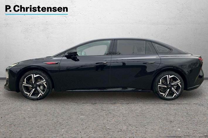 Sort Hongqi EH7 fra 2025