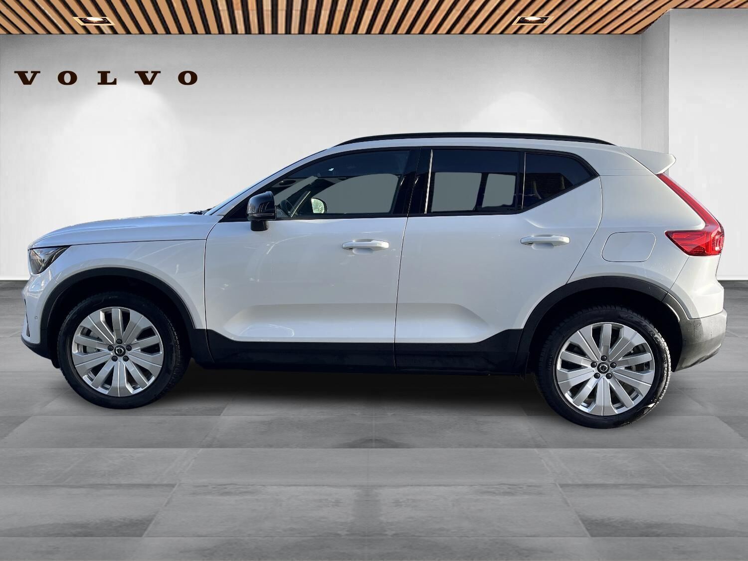 Volvo EX40 Single Motor Extended Range Core 252HK 5d Aut.