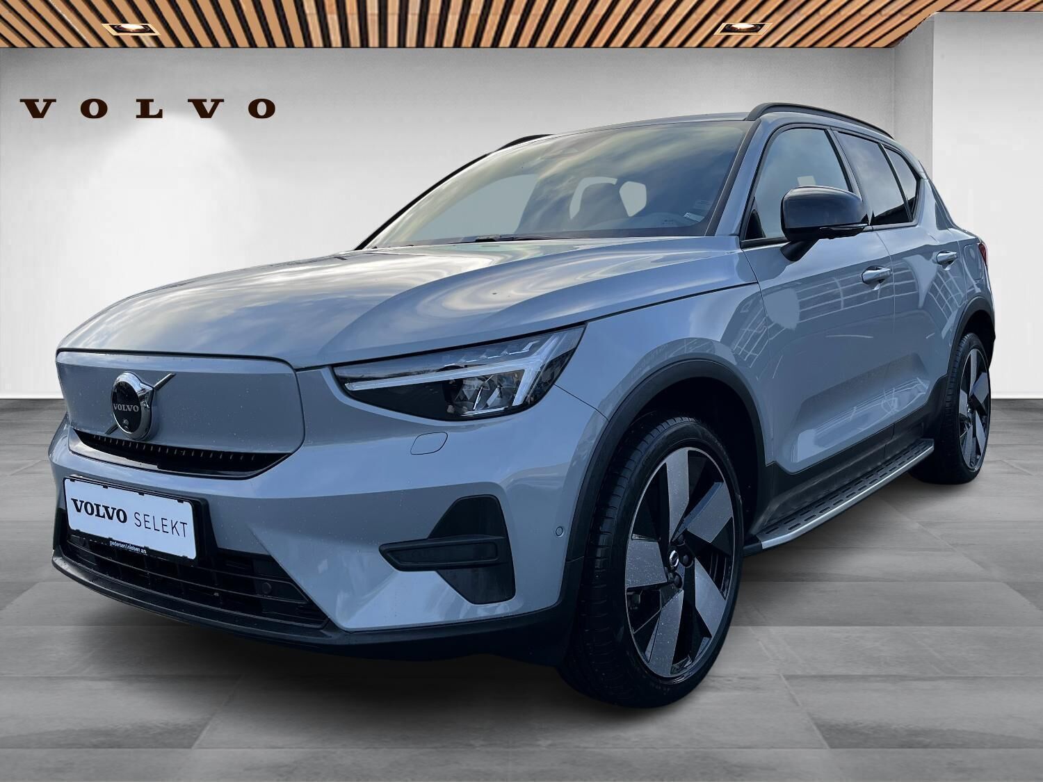 Volvo EX40 Single Motor Extended Range Core 252HK 5d Aut.