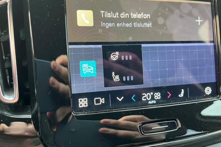 Blå Volvo XC40 fra 2023