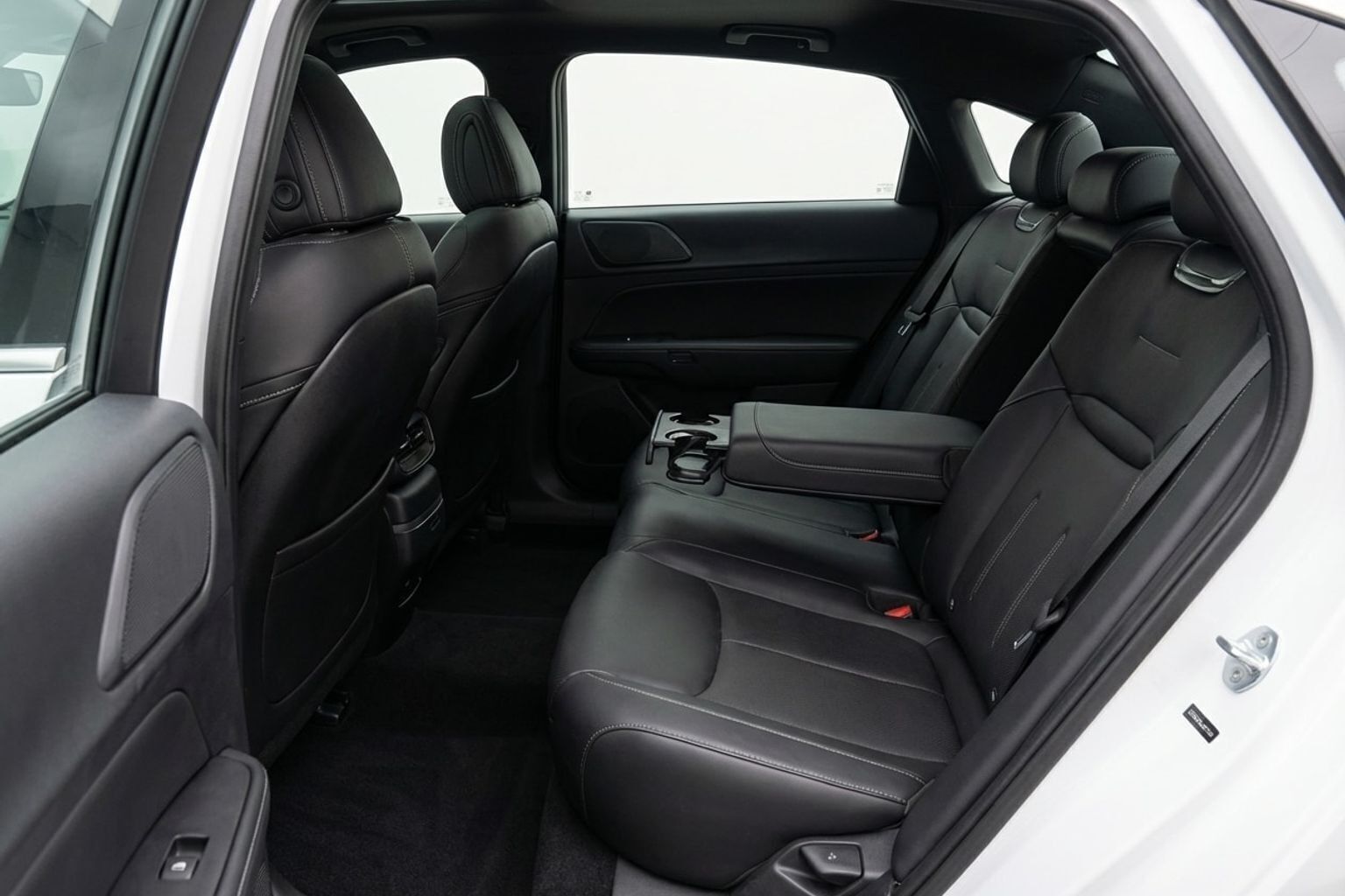 Hvid Xpeng G6 fra 2024