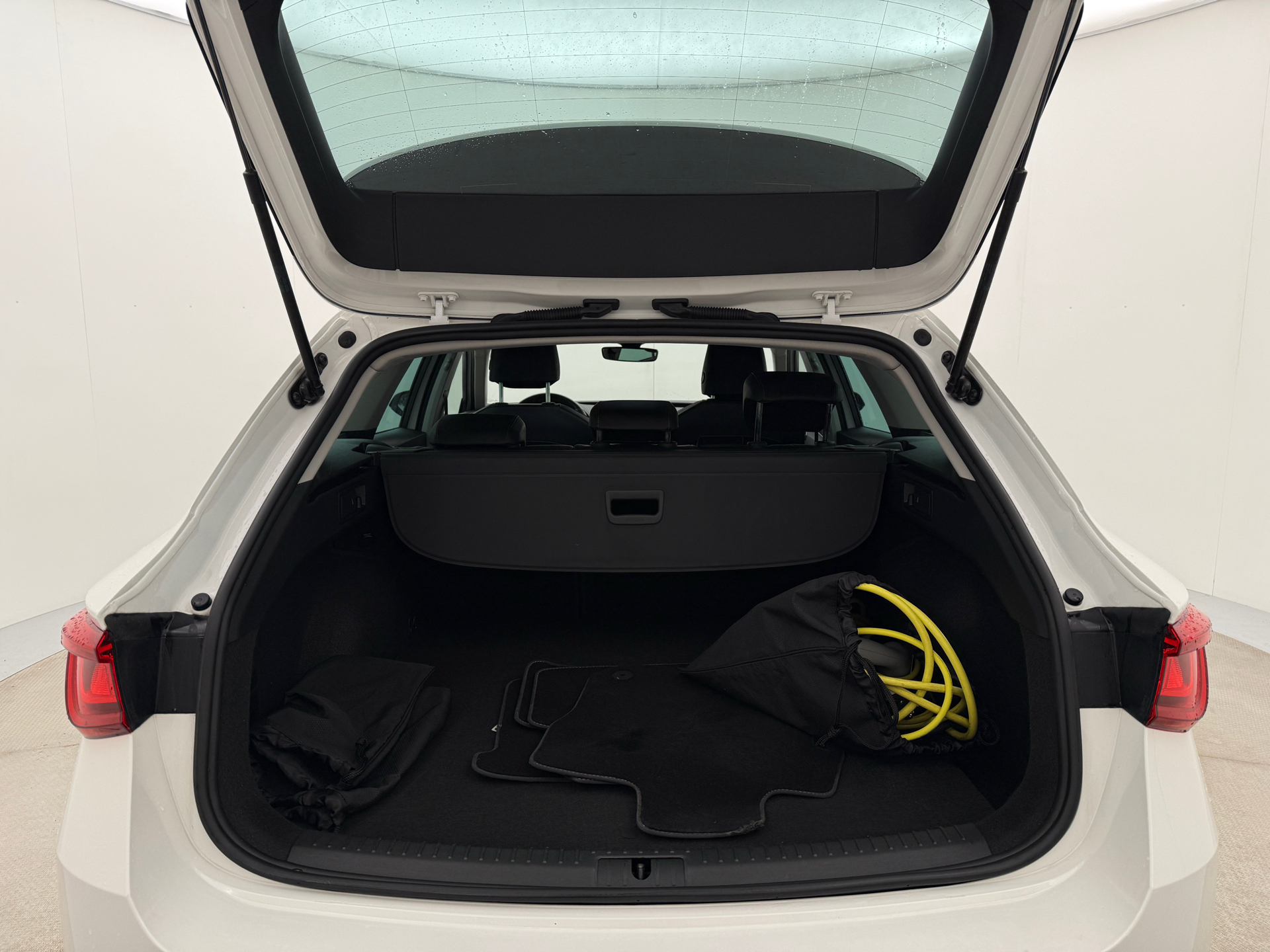 Hvid Seat Leon fra 2021