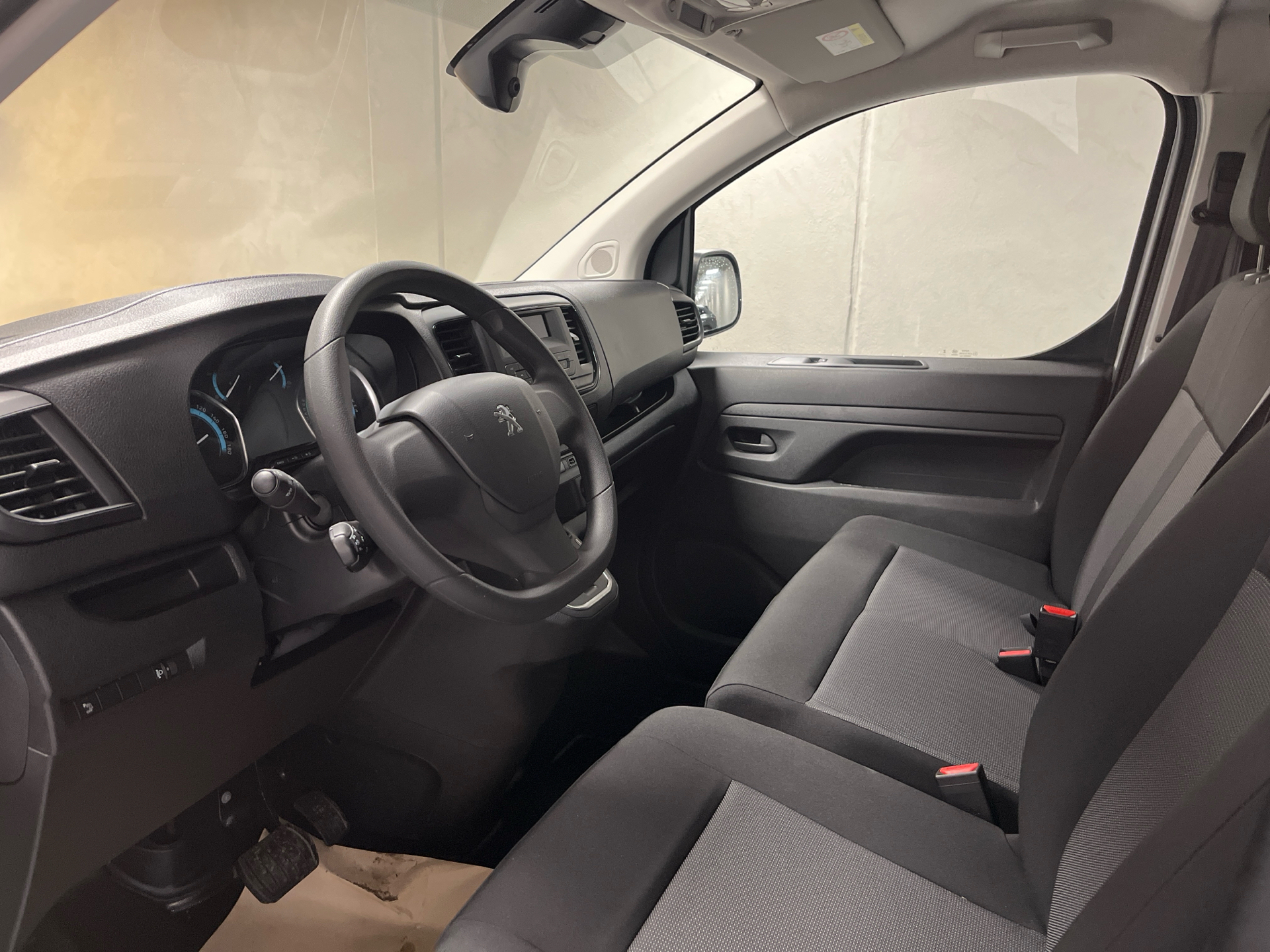 Peugeot e-Expert L3 EL Plus 136HK Van Aut.