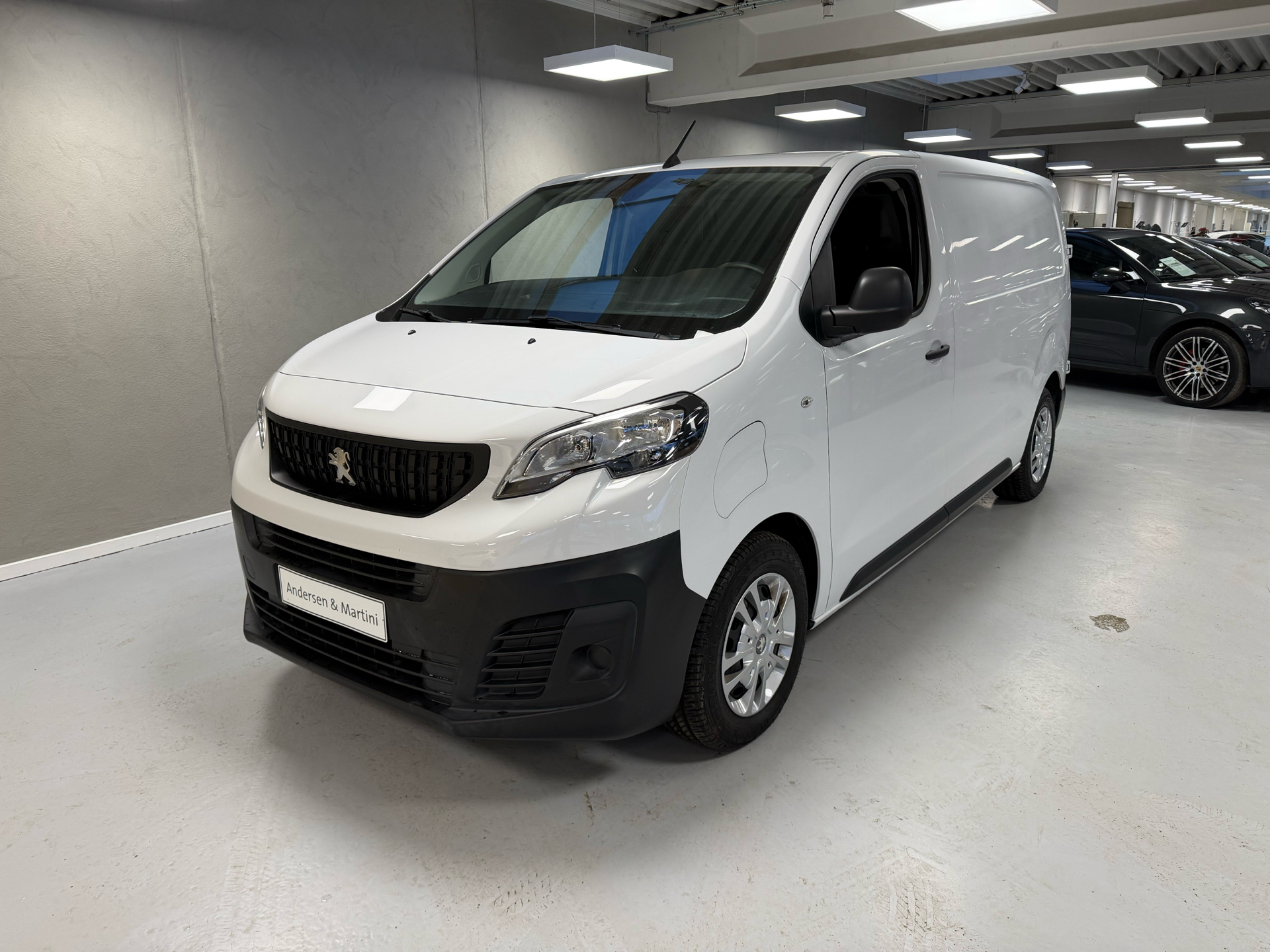 Peugeot e-Expert L2 EL Plus 136HK Van Aut.