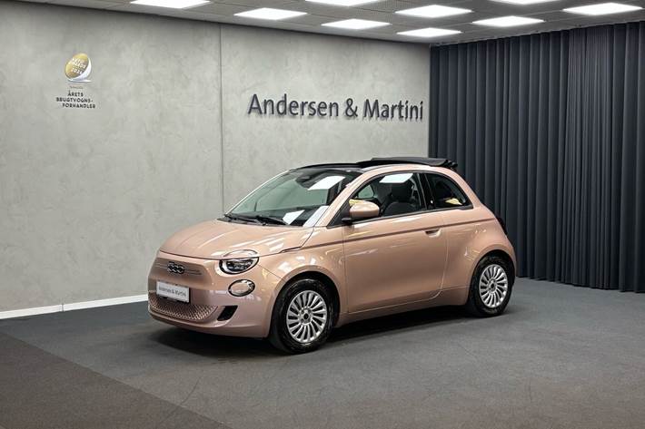 Gul Fiat 500e fra 2024 set udefra