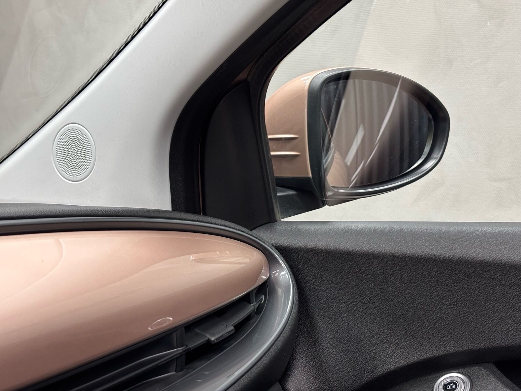 Gul Fiat 500e fra 2024