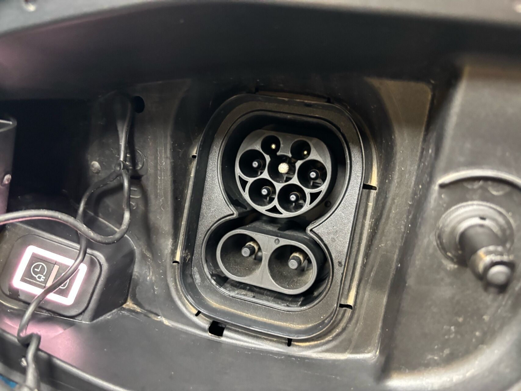 Blå Alfa Romeo Junior fra 2024