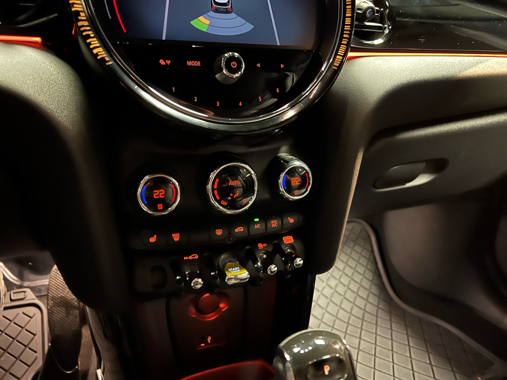 Grøn Mini Cooper fra 2022