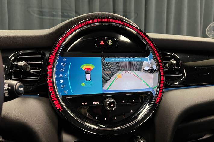 Blå Mini Cooper fra 2022