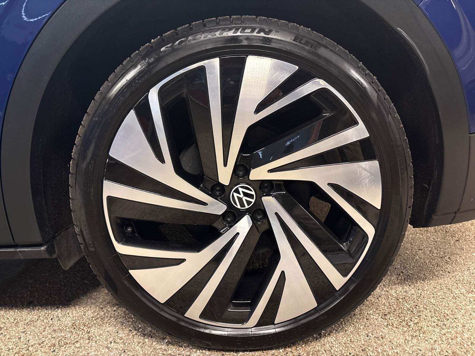 Blå VW ID.4 fra 2021