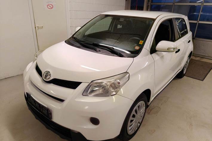 undefined Toyota Urban Cruiser fra 2011 set udefra