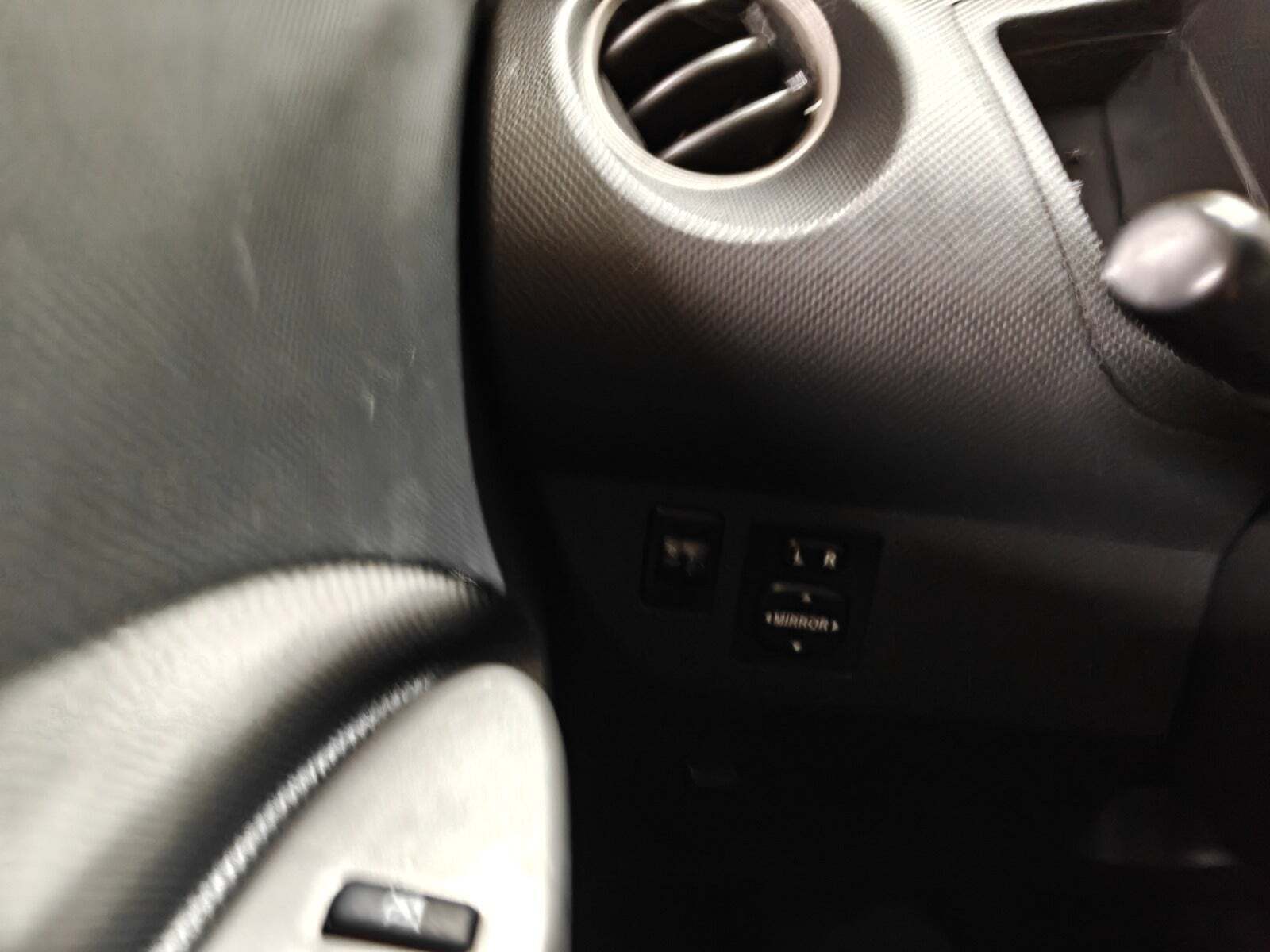 undefined Toyota Urban Cruiser fra 2011 set indefra