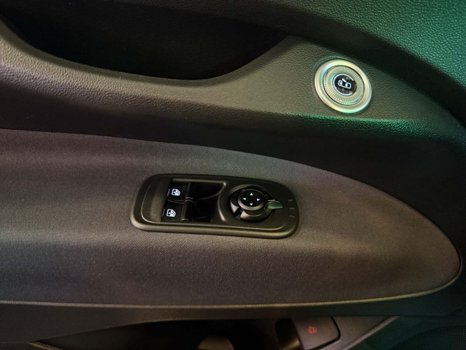 Blå Fiat 500e fra 2023