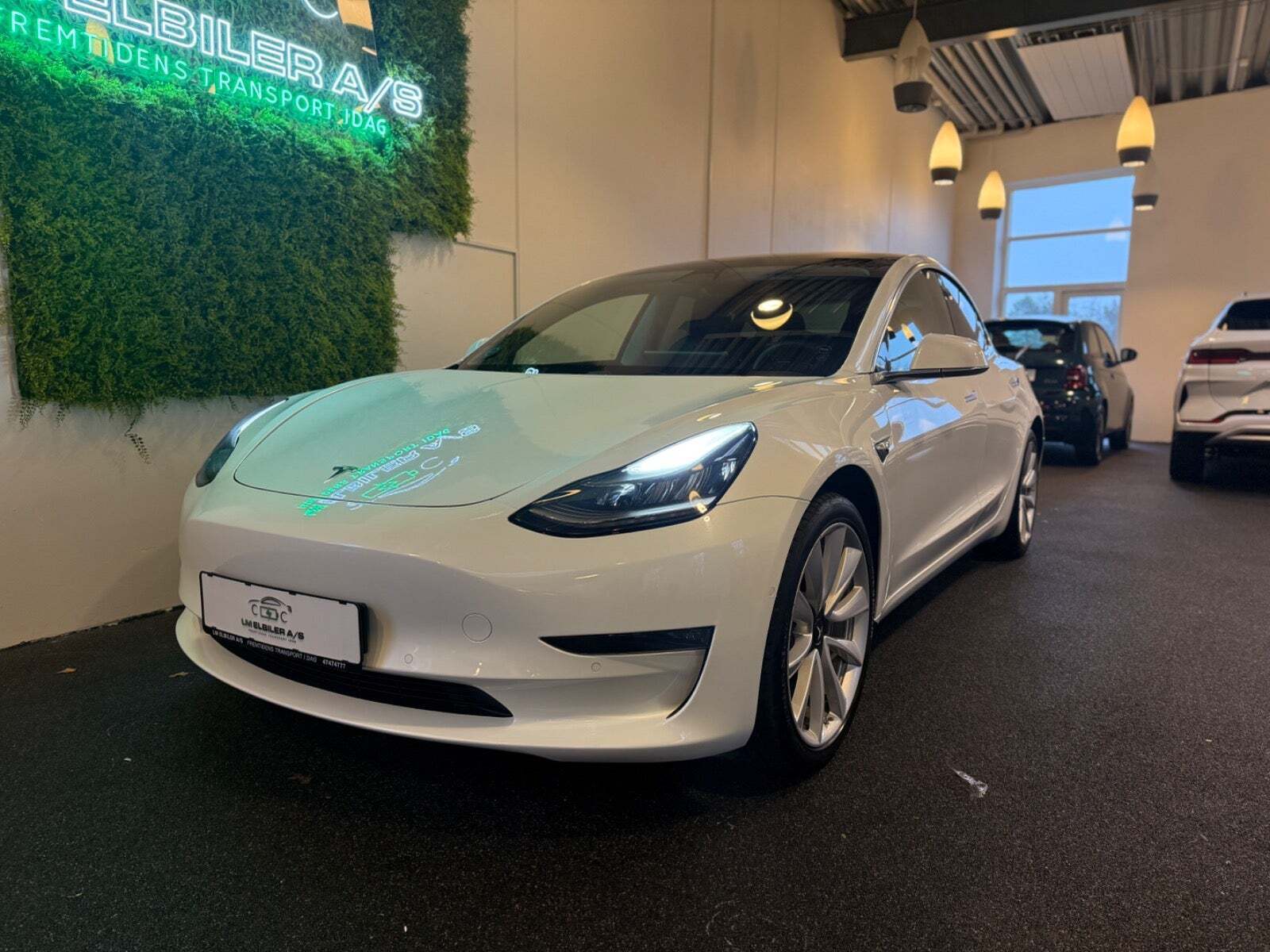 Tesla Model 3 Long Range AWD