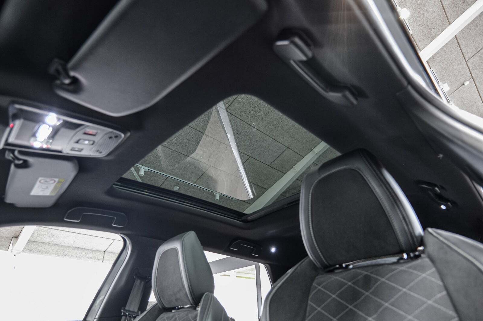 Peugeot e-2008 50 GT Sky