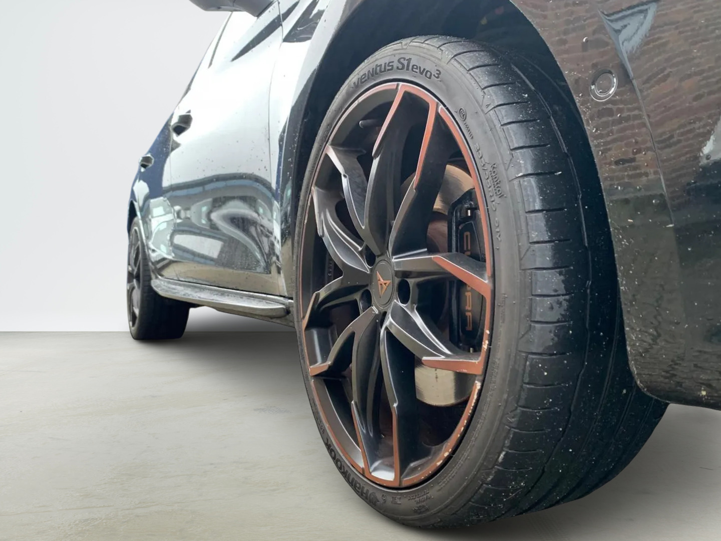 Gul Seat Leon fra 2021