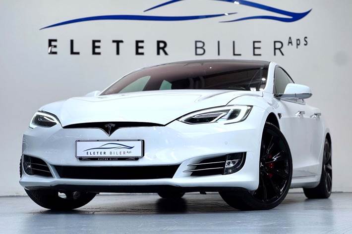 Hvid Tesla Model S fra 2018 set udefra