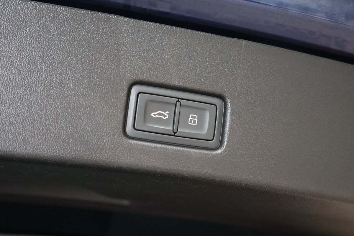 Blå Audi Q4 e-tron fra 2022