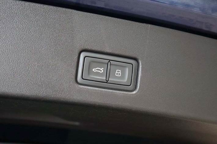 Blå Audi Q4 e-tron fra 2022