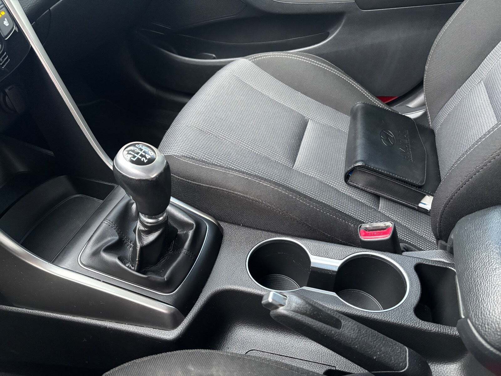 Sølv Hyundai i30 fra 2012