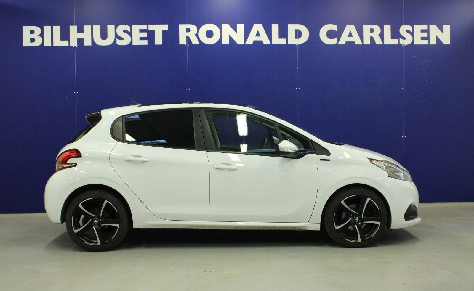 Hvid Peugeot 208 fra 2018