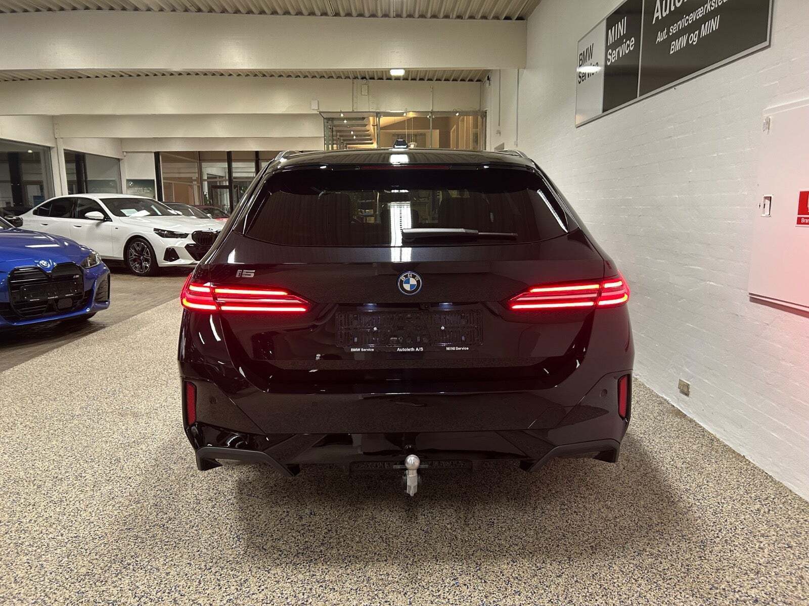 Sort BMW i5 fra 2024