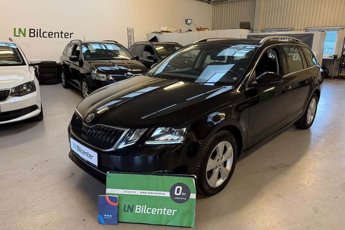 Sort Skoda Octavia fra 2018