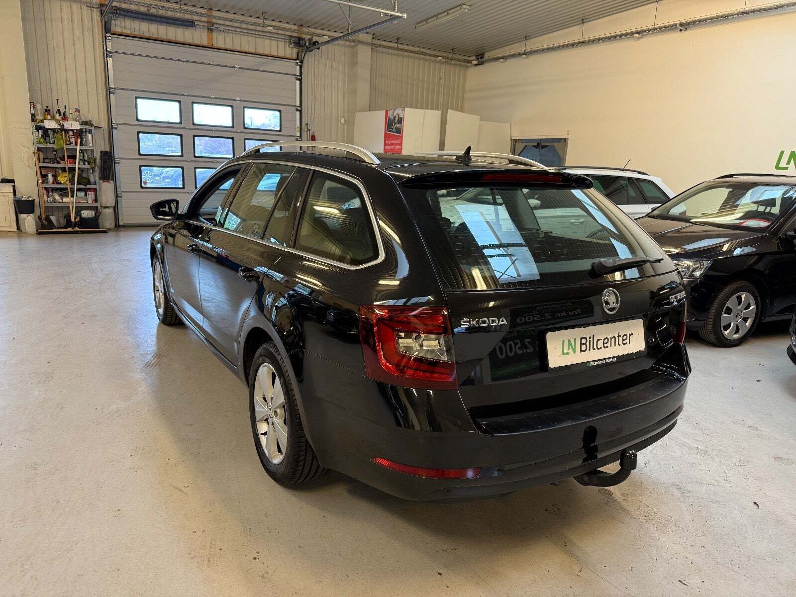 Sort Skoda Octavia fra 2018