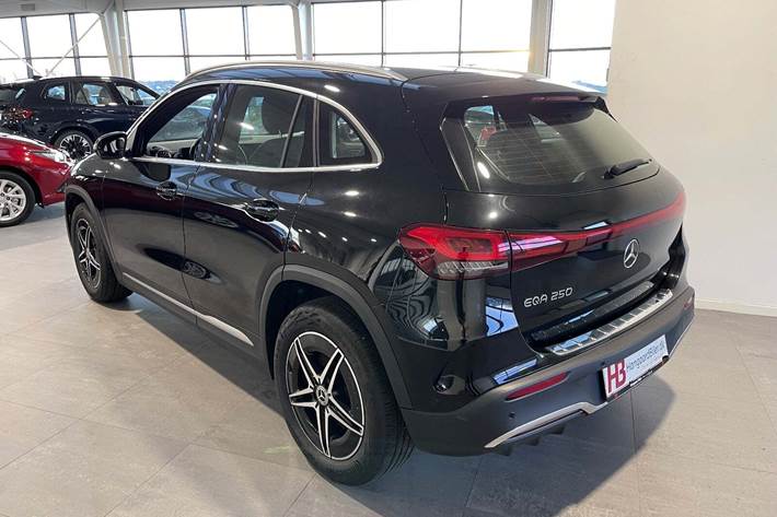 Sort Mercedes EQA250 fra 2023